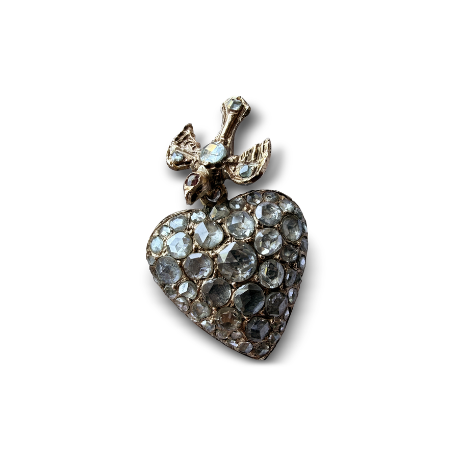 Jewelry & Precious Objects