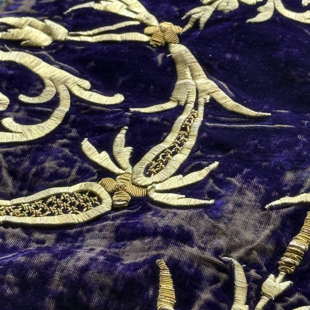 Ottoman dival embroidery, gilt metal thread on velvet, late 19th century.