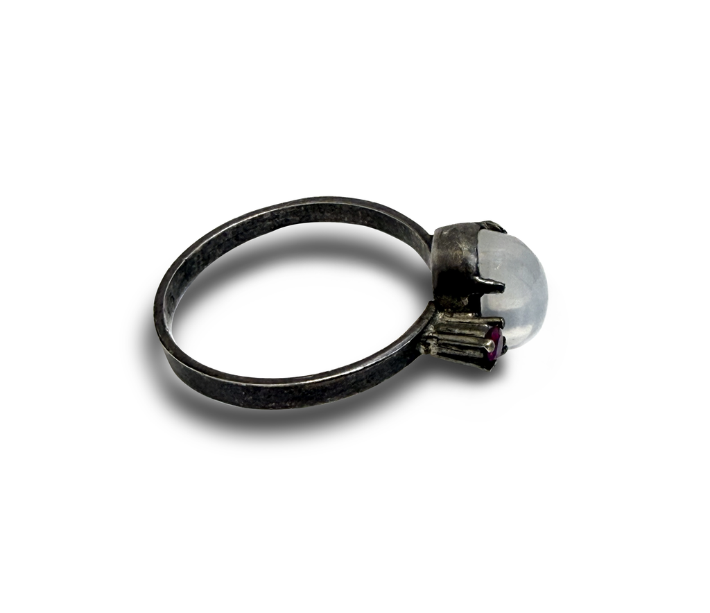 Vintage 925 Sterling Silver Moonstone & Ruby Set Ring
